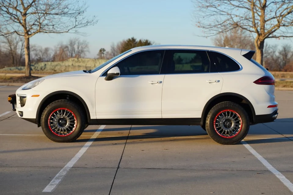 2016 Porsche 958 Cayenne S - Image 3 of 15