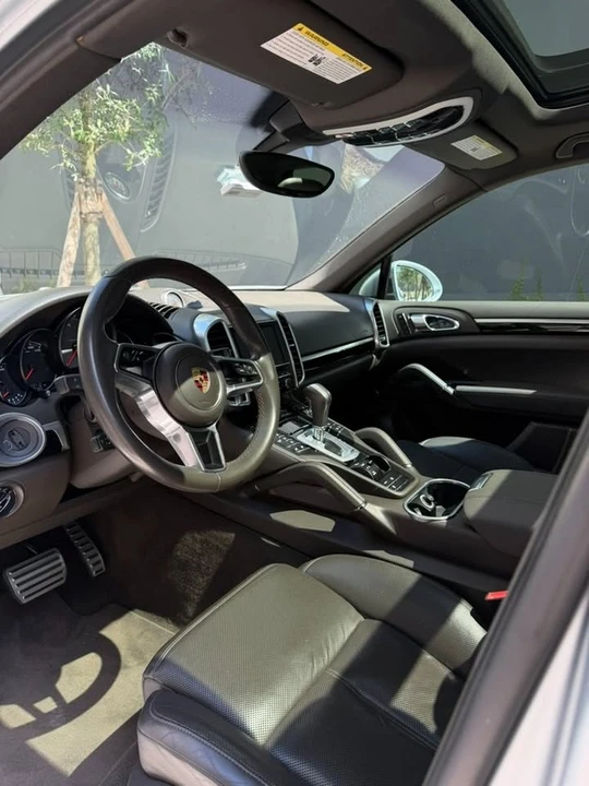 2016 Porsche 958 Cayenne S - Image 9 of 20
