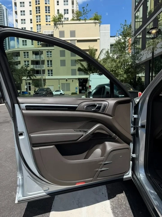 2016 Porsche 958 Cayenne S - Image 16 of 20