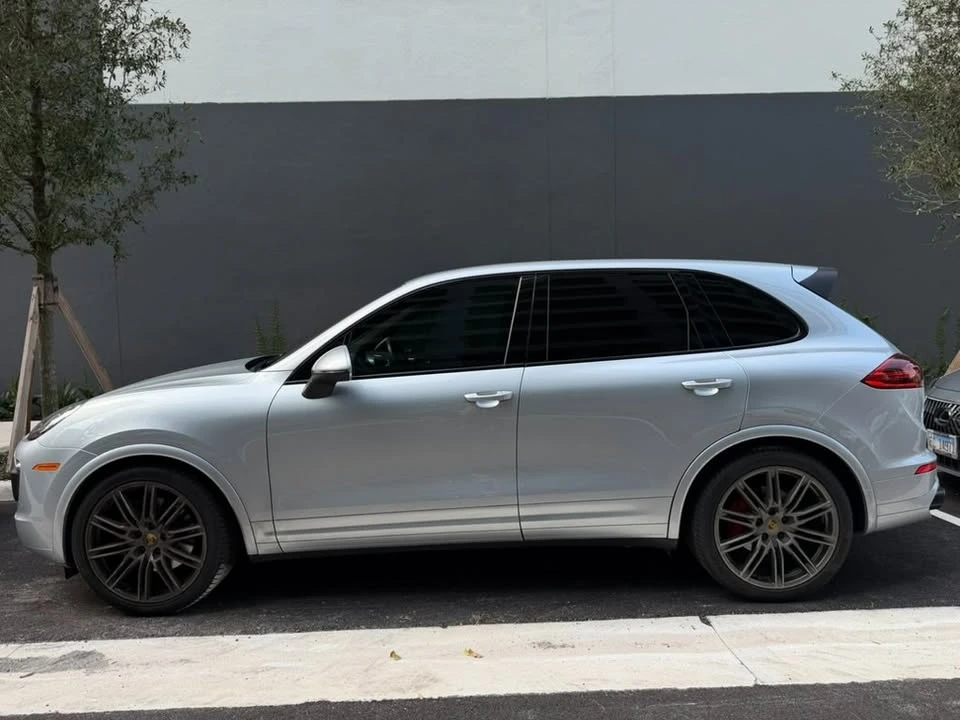 2016 Porsche 958 Cayenne S - Image 8 of 20