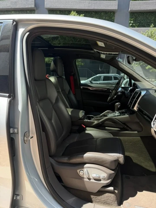 2016 Porsche 958 Cayenne S - Image 12 of 20