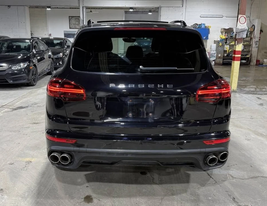 2016 Porsche 958 Cayenne S - Image 5 of 20