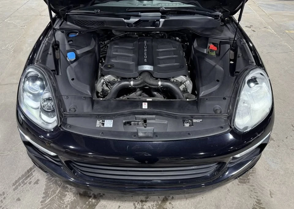 2016 Porsche 958 Cayenne S - Image 9 of 20