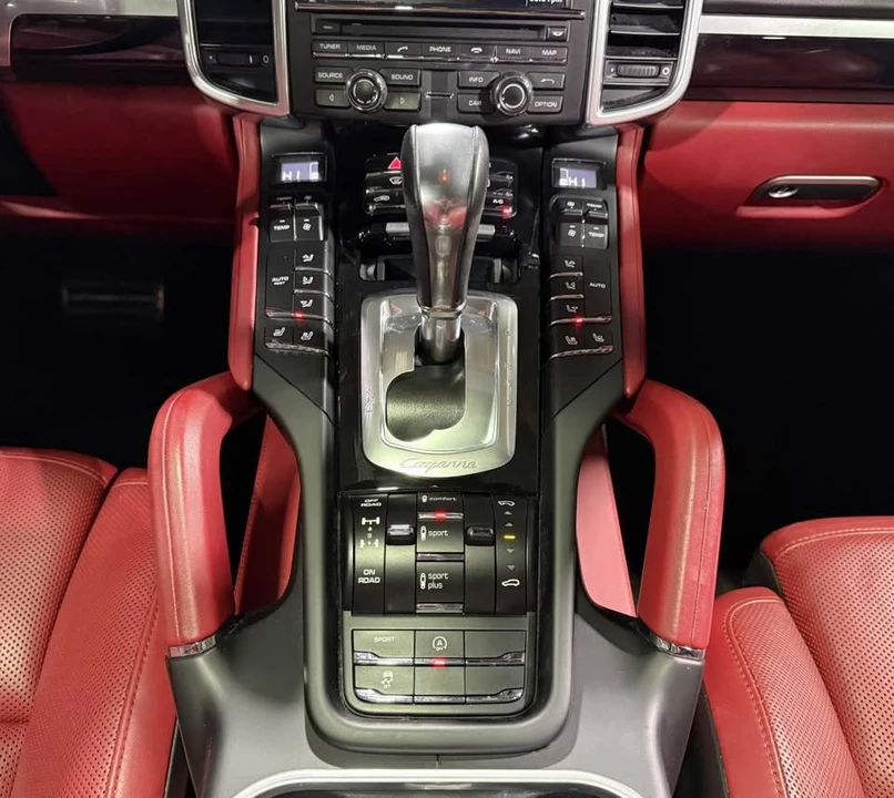 2016 Porsche 958 Cayenne S - Image 19 of 20
