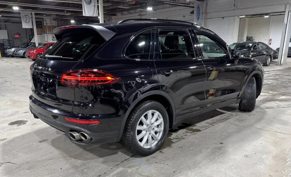 2016 Porsche 958 Cayenne S - Image 3 of 20
