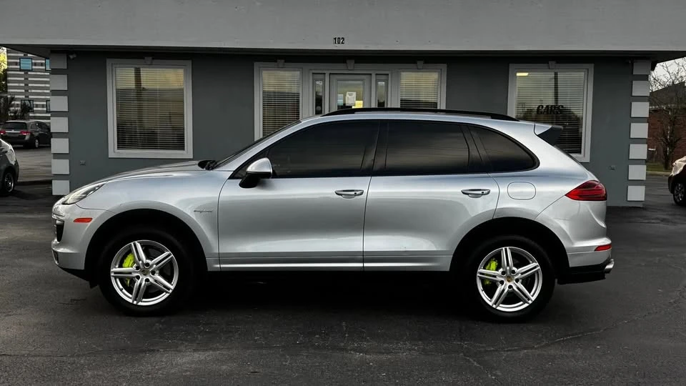 2016 Porsche 958 Cayenne S - Image 7 of 19