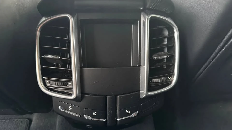 2016 Porsche 958 Cayenne S - Image 11 of 19