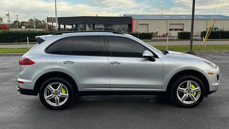 2016 Porsche 958 Cayenne S - Image 3 of 19