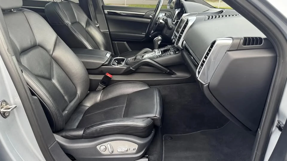 2016 Porsche 958 Cayenne S - Image 17 of 19