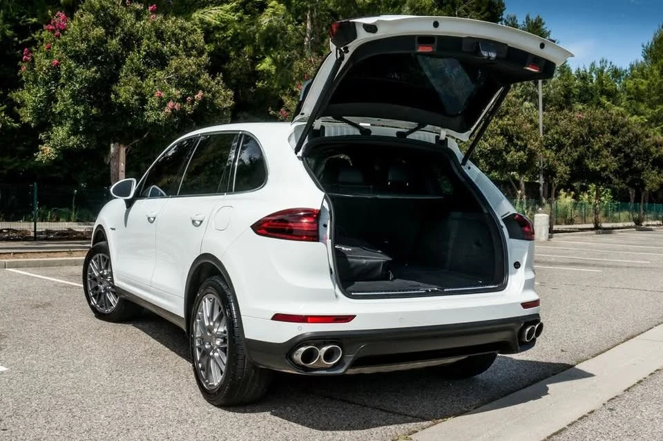 2016 Porsche 958 Cayenne S - Image 6 of 19