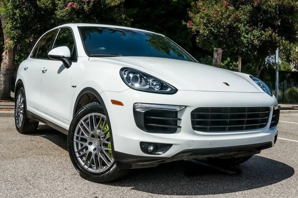 2016 Porsche 958 Cayenne S - Image 3 of 19