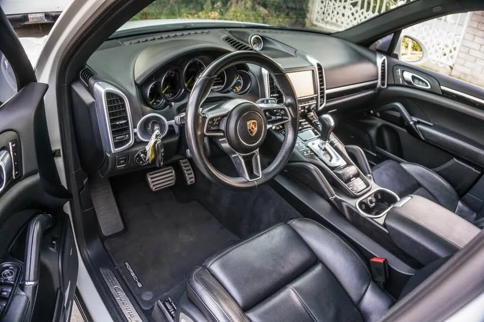 2016 Porsche 958 Cayenne S - Image 10 of 19