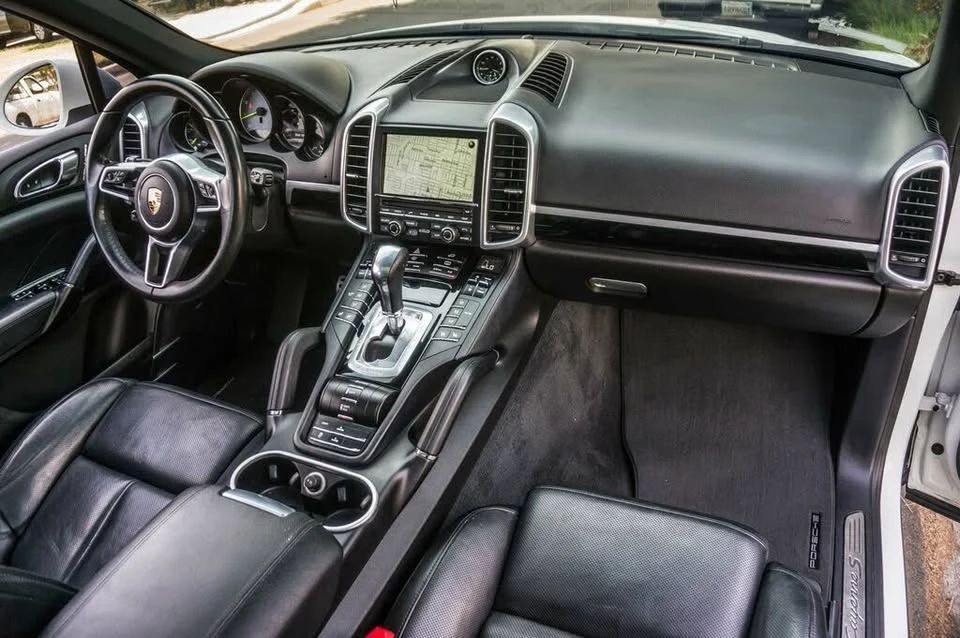 2016 Porsche 958 Cayenne S - Image 16 of 19