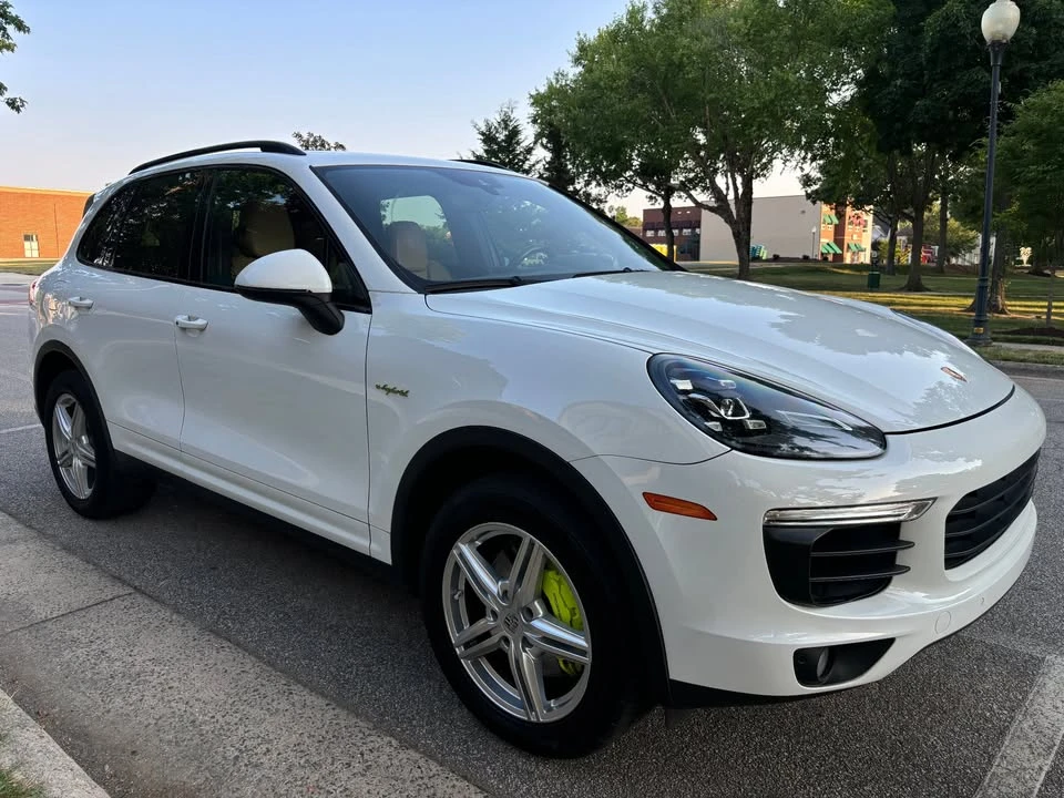 2016 Porsche 958 Cayenne S - Image 4 of 12