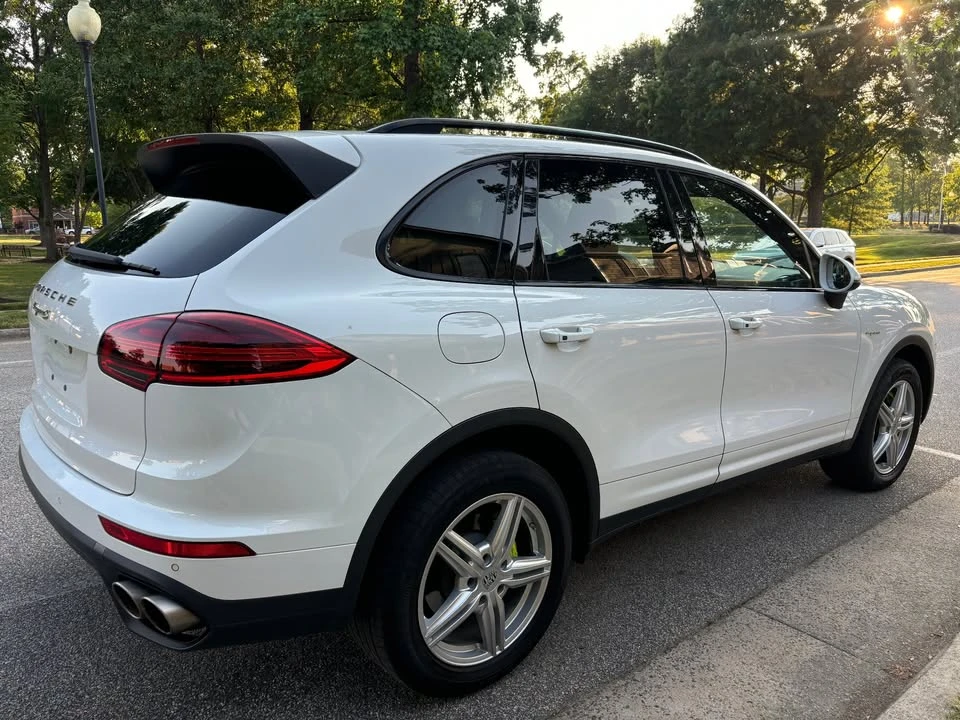 2016 Porsche 958 Cayenne S - Image 3 of 12