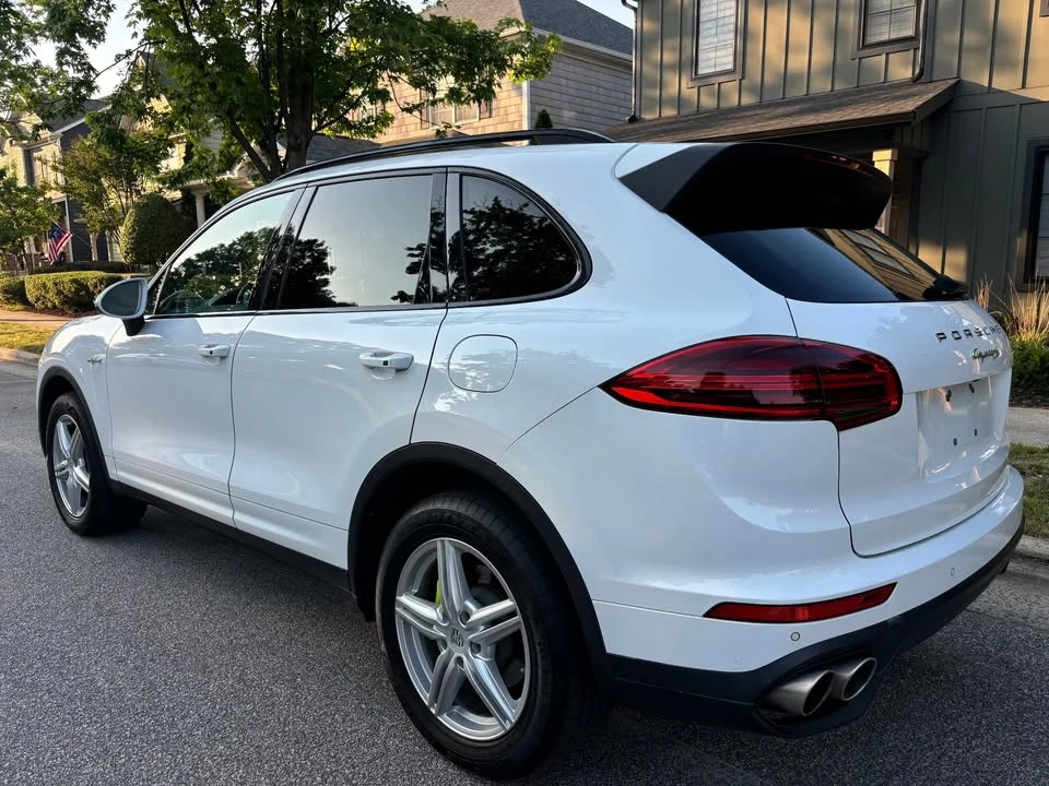 2016 Porsche 958 Cayenne S - Image 2 of 12