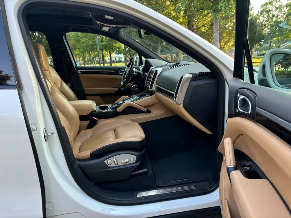 2016 Porsche 958 Cayenne S - Image 5 of 12
