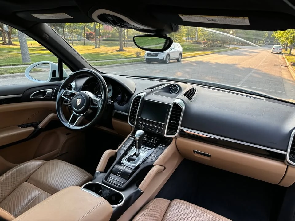 2016 Porsche 958 Cayenne S - Image 7 of 12