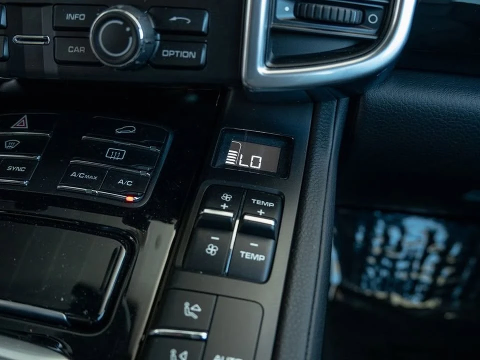 2016 Porsche 958 Cayenne - Image 15 of 20