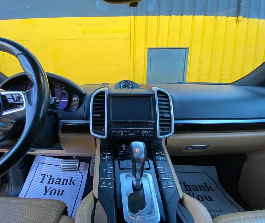 2016 Porsche 958 Cayenne S - Image 16 of 19