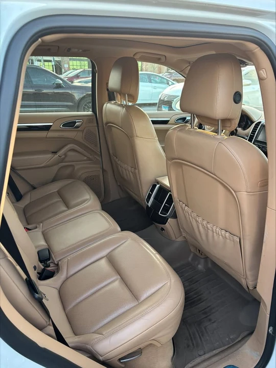 2016 Porsche 958 Cayenne S - Image 5 of 6