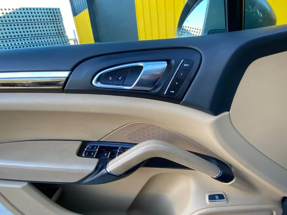2016 Porsche 958 Cayenne S - Image 18 of 19