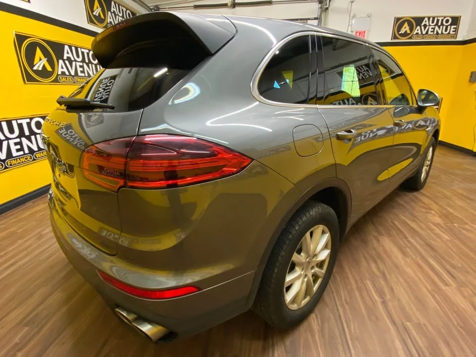 2016 Porsche 958 Cayenne S - Image 3 of 19