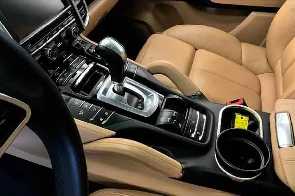 2016 Porsche 958 Cayenne S - Image 11 of 19