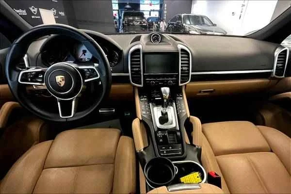 2016 Porsche 958 Cayenne S - Image 10 of 19