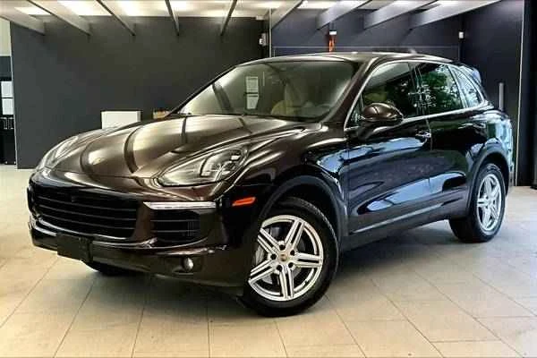 2016 Porsche 958 Cayenne S - Image 3 of 19