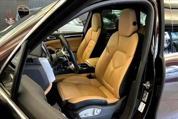 2016 Porsche 958 Cayenne S - Image 8 of 19