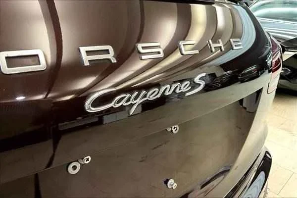 2016 Porsche 958 Cayenne S - Image 18 of 19