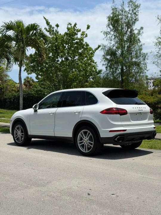 2016 Porsche 958 Cayenne - Image 4 of 13