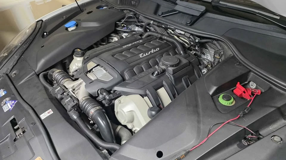 2016 Porsche 958 Cayenne Turbo - Image 7 of 8