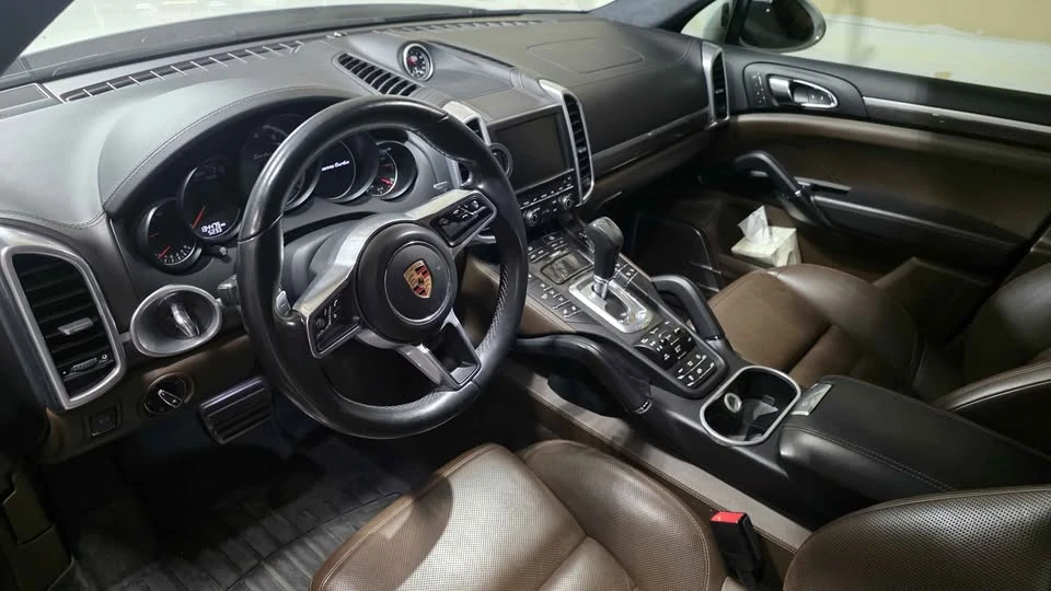 2016 Porsche 958 Cayenne Turbo - Image 3 of 8