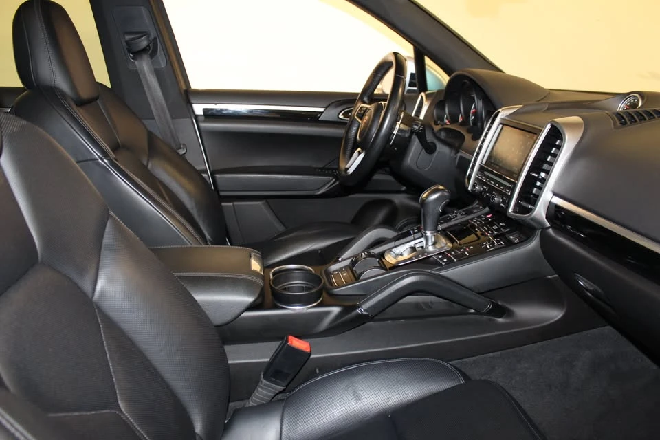 2016 Porsche 958 Cayenne - Image 5 of 10