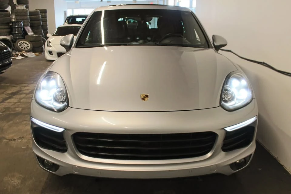 2016 Porsche 958 Cayenne - Image 3 of 10