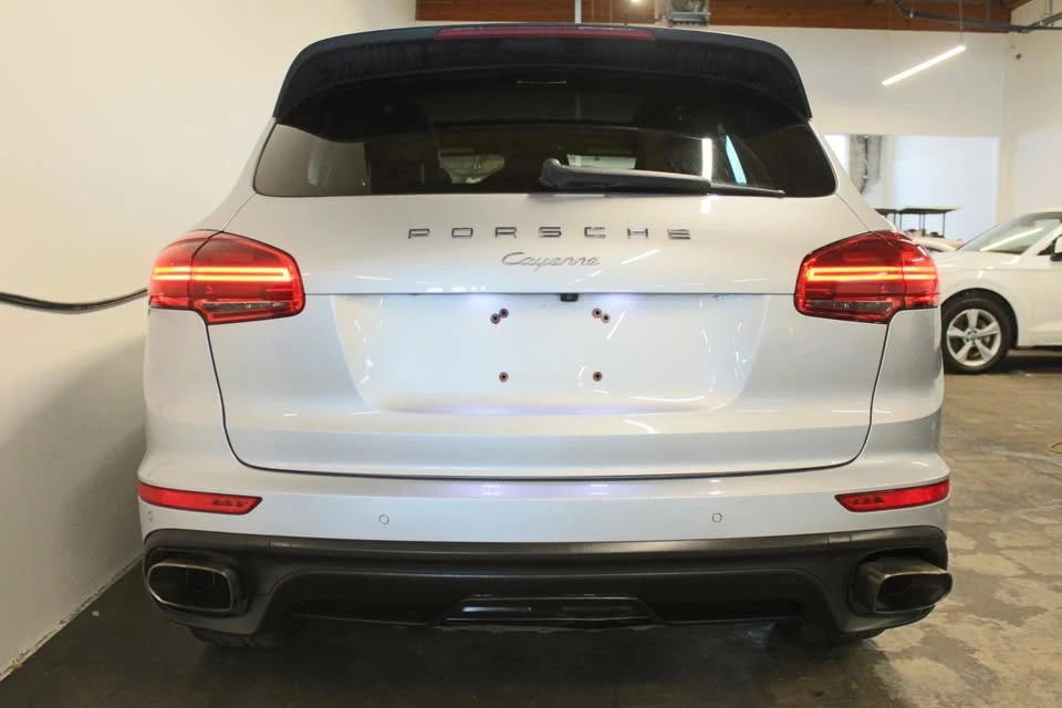 2016 Porsche 958 Cayenne - Image 4 of 10