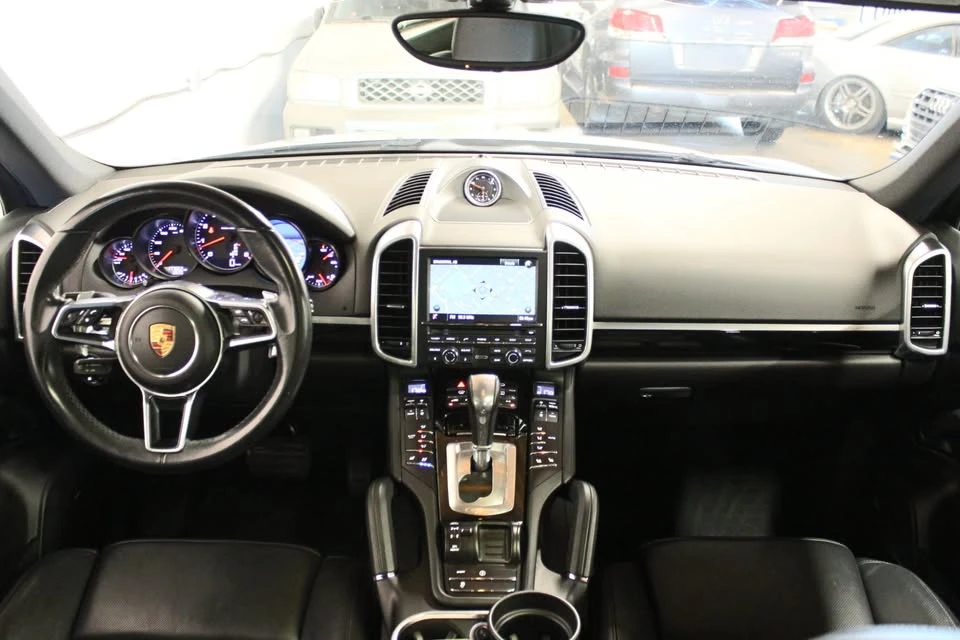 2016 Porsche 958 Cayenne - Image 8 of 10
