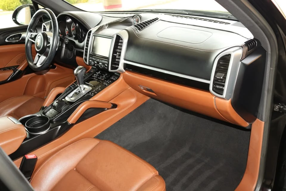 2016 Porsche 958 Cayenne - Image 11 of 19