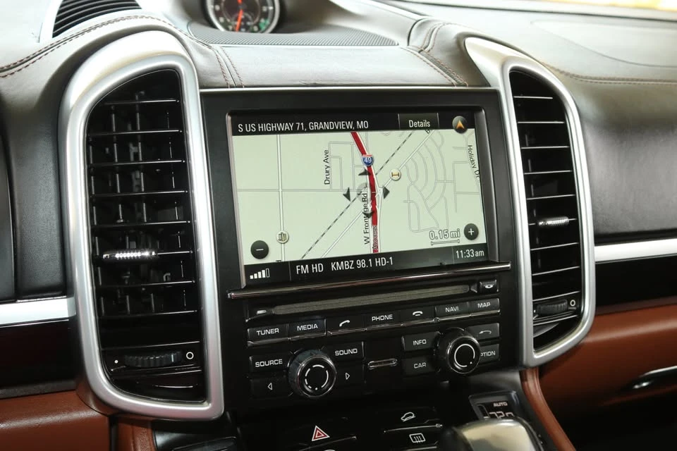 2016 Porsche 958 Cayenne - Image 16 of 19