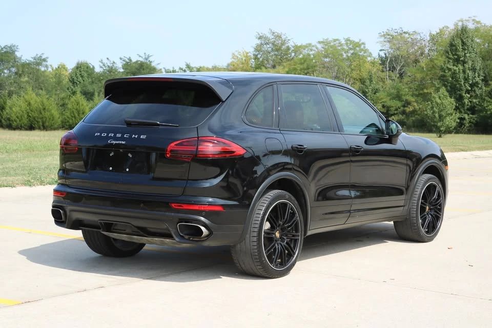 2016 Porsche 958 Cayenne - Image 6 of 19