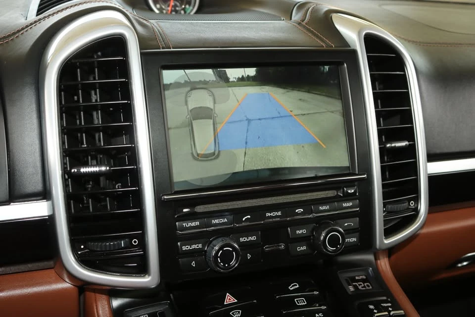 2016 Porsche 958 Cayenne - Image 17 of 19