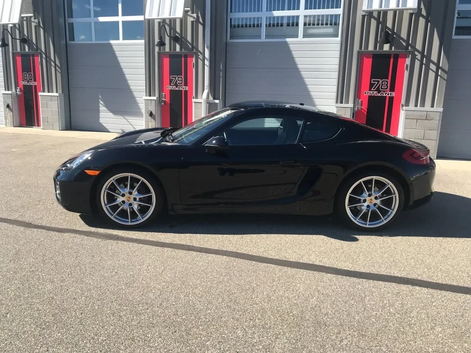 2016 Porsche 981 Cayman - Image 2 of 9