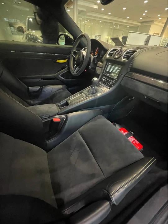 2016 Porsche 981 Cayman GT4 - Image 10 of 12