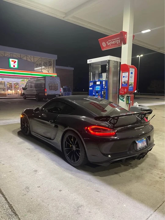 2016 Porsche 981 Cayman GT4 - Image 8 of 12