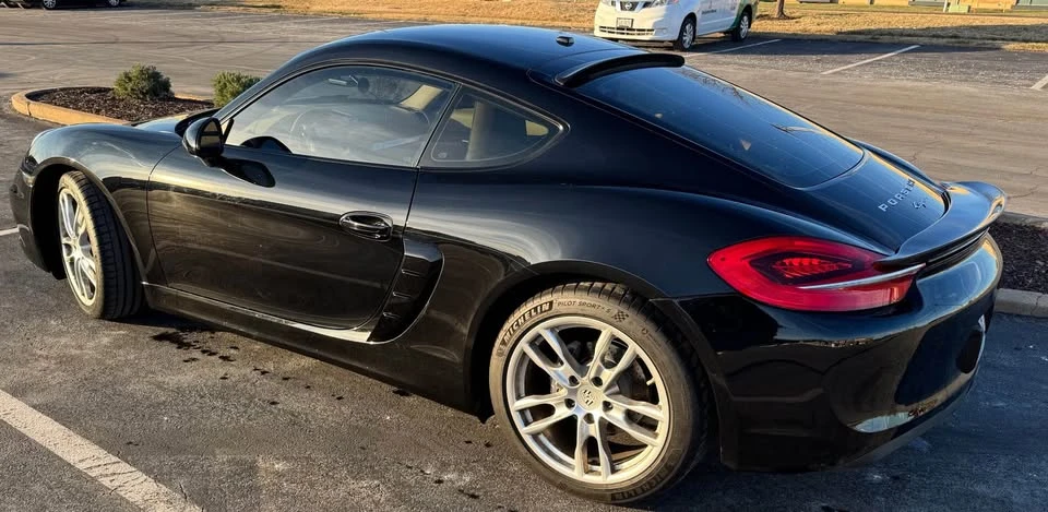 2016 Porsche 981 Cayman - Image 3 of 8
