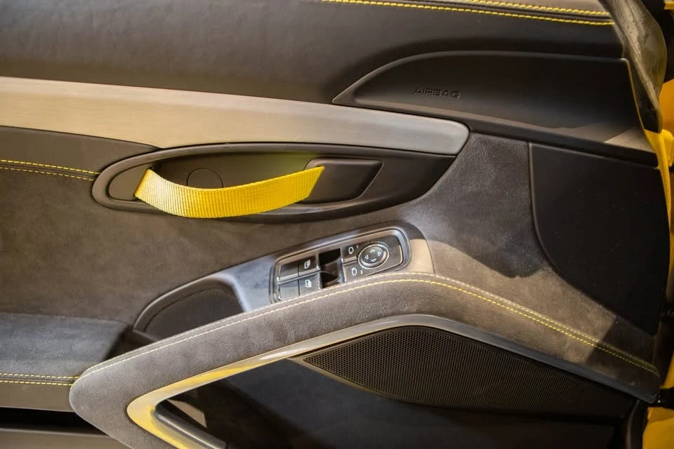 2016 Porsche 981 Cayman GT4 - Image 18 of 20