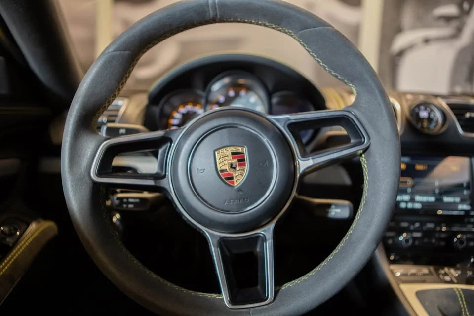2016 Porsche 981 Cayman GT4 - Image 10 of 20