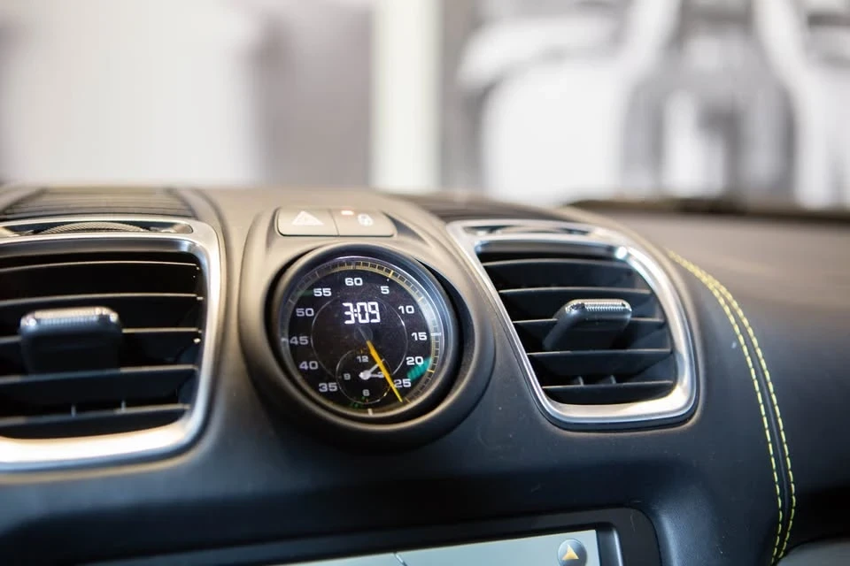 2016 Porsche 981 Cayman GT4 - Image 17 of 20